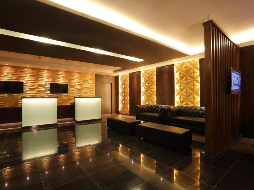 Clover Suites Royal Lake Yangon Exterior photo