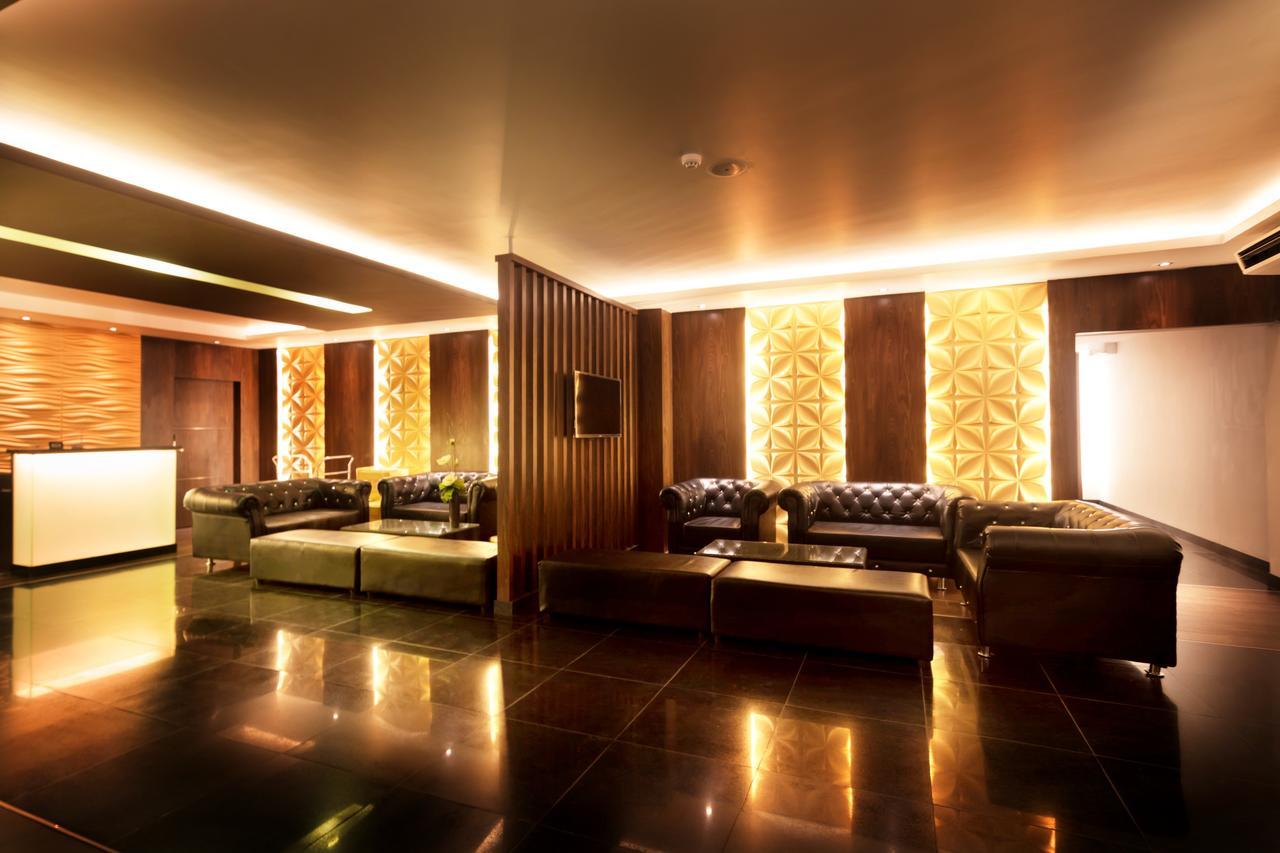 Clover Suites Royal Lake Yangon Exterior photo