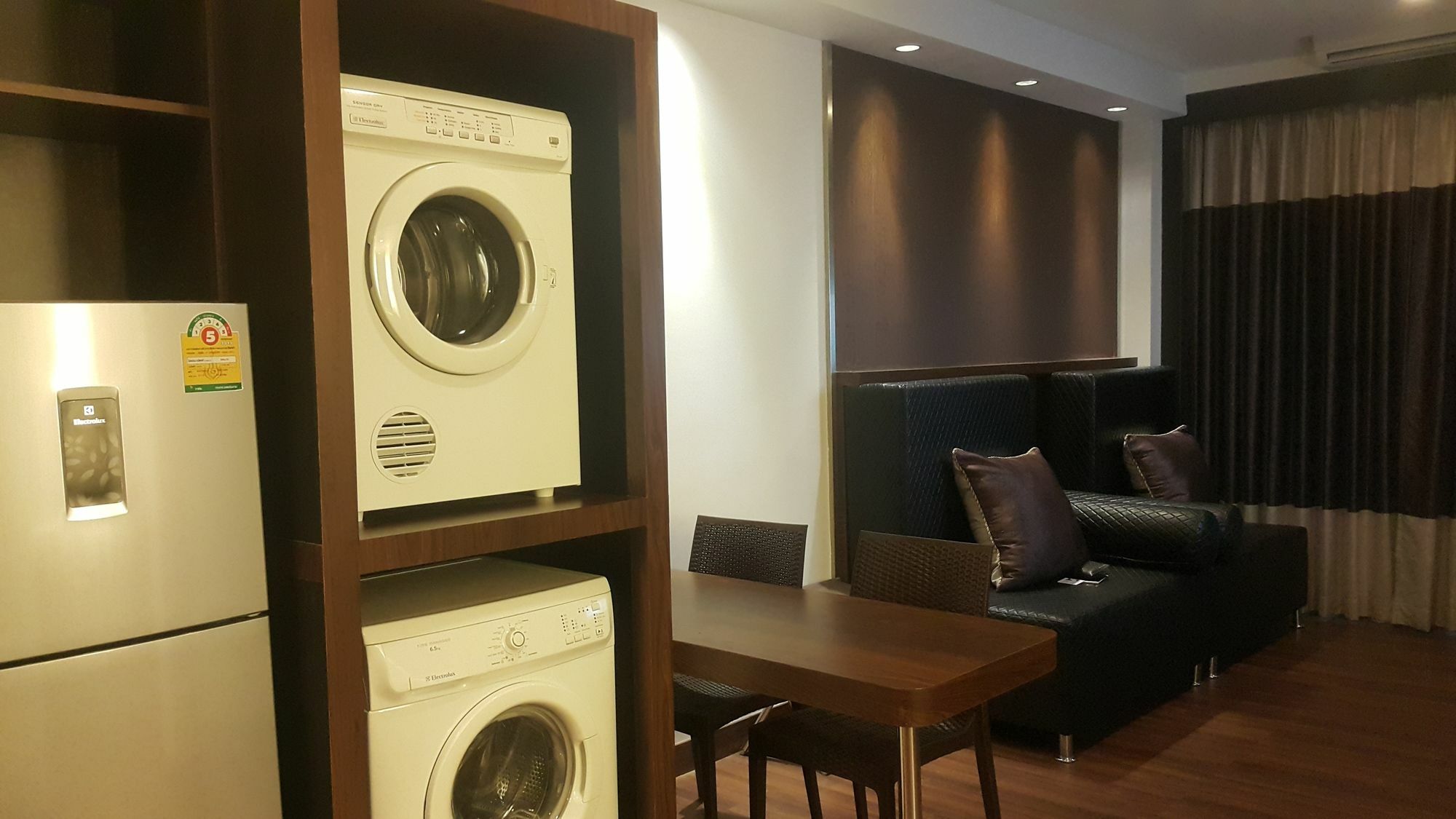 Clover Suites Royal Lake Yangon Exterior photo