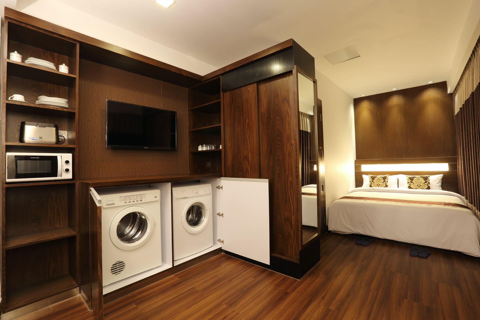 Clover Suites Royal Lake Yangon Exterior photo