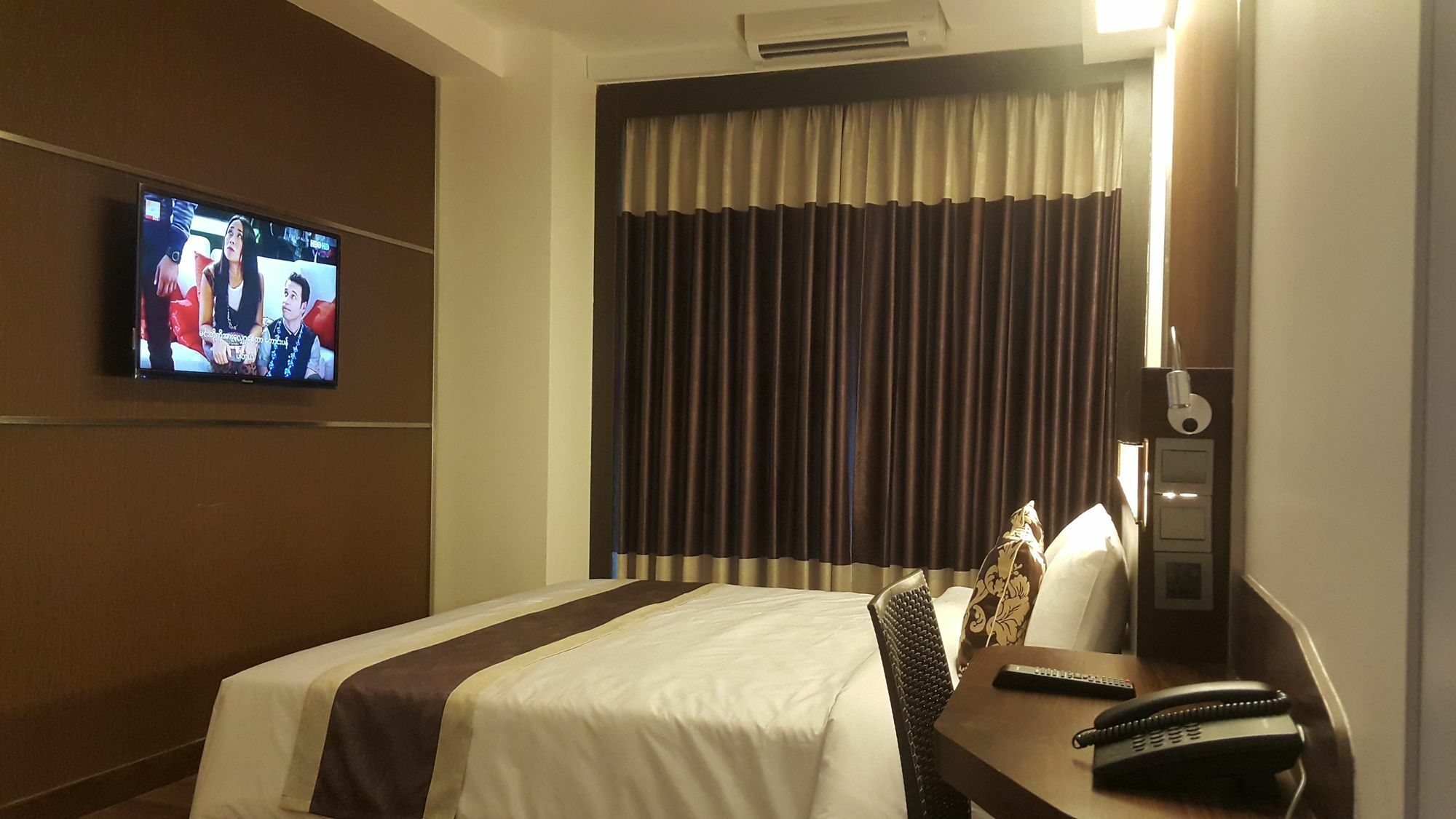 Clover Suites Royal Lake Yangon Exterior photo
